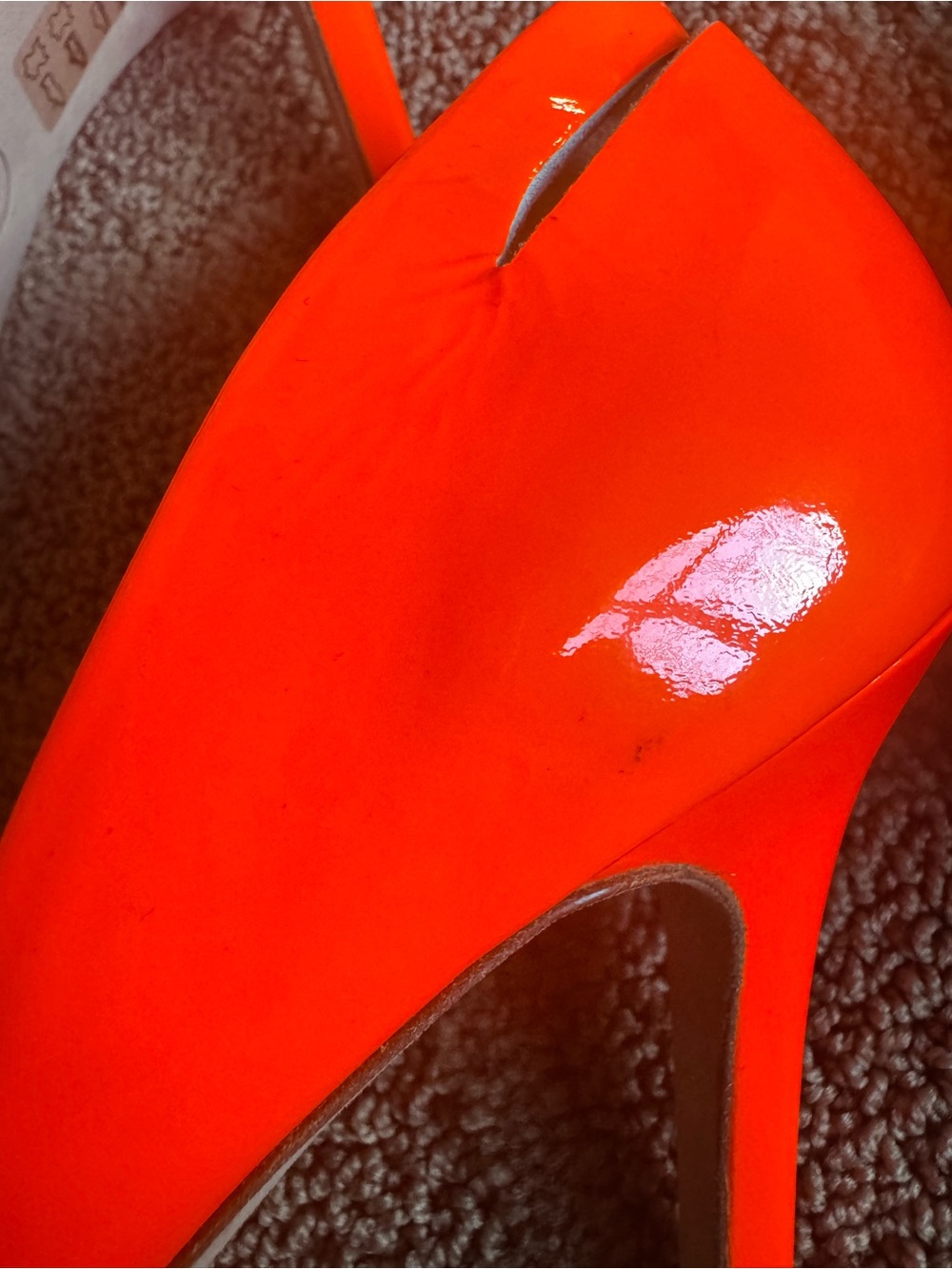 Alexander McQueen Women's Slask Pointed Patent Pumps Neon Orange - Picture 3 of 9